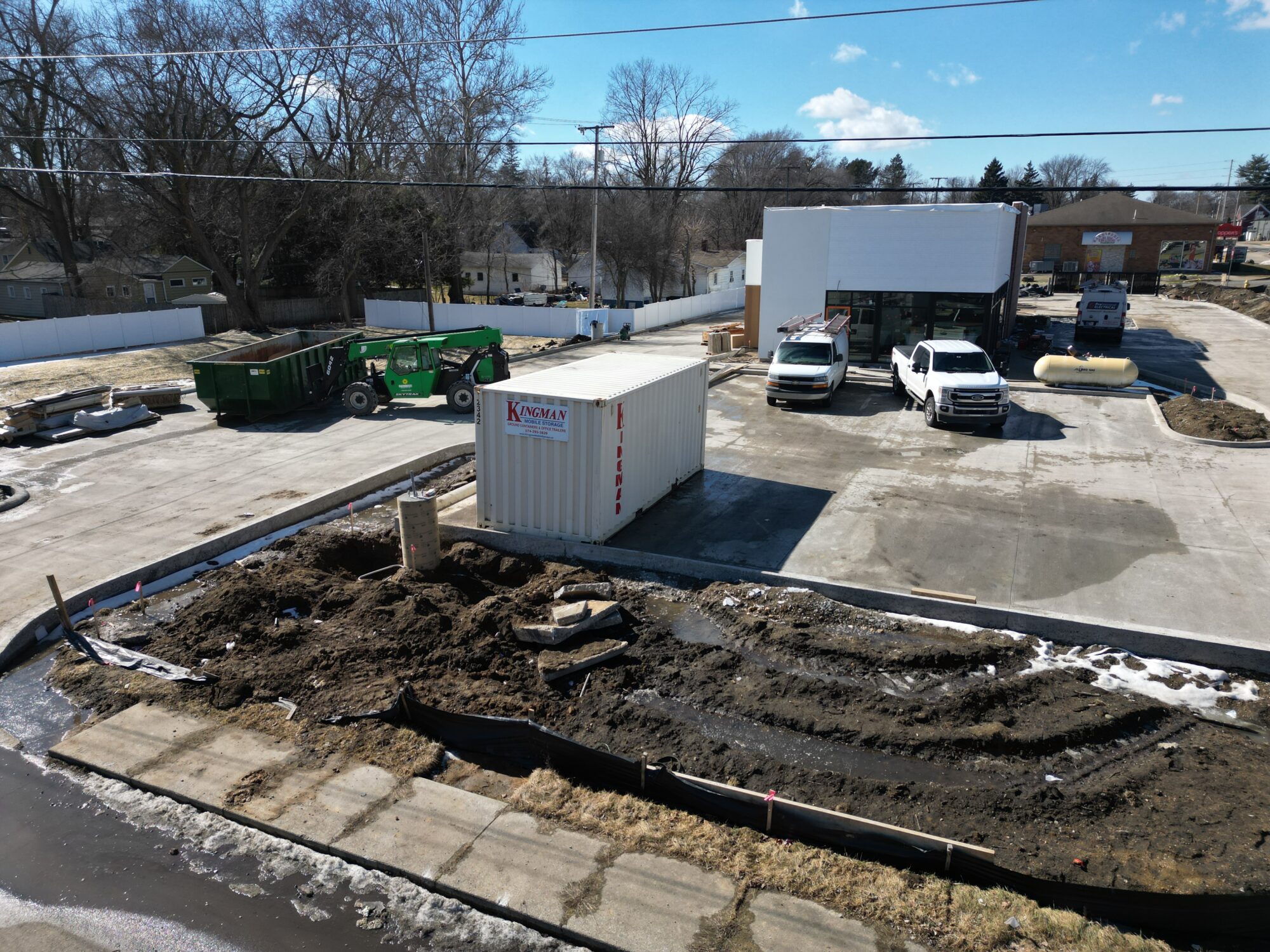 a kingman 20ft container onsite at a restaurant